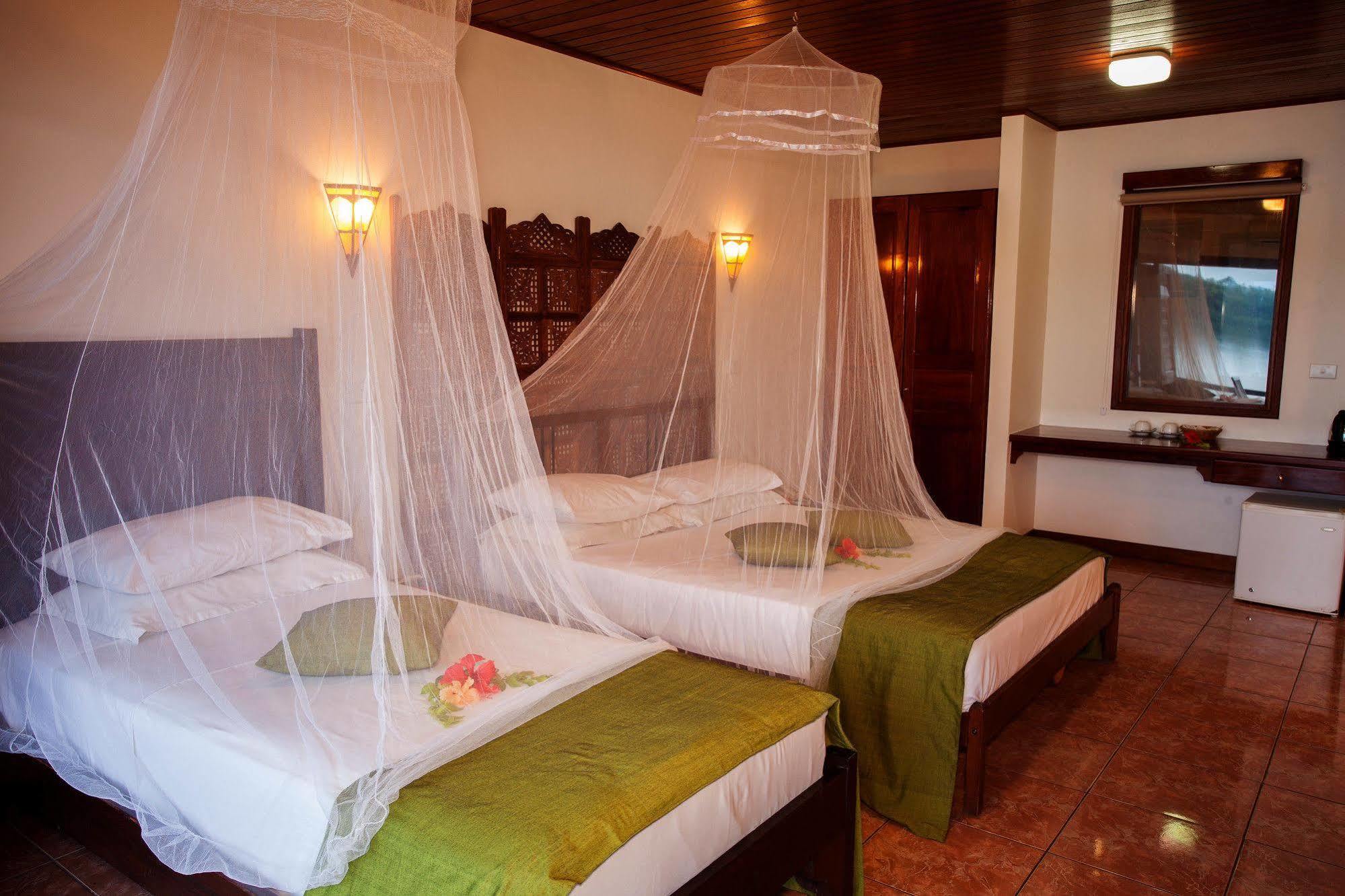 Sunset Bungalows Resort, Vanuatu Port Vila Exterior foto