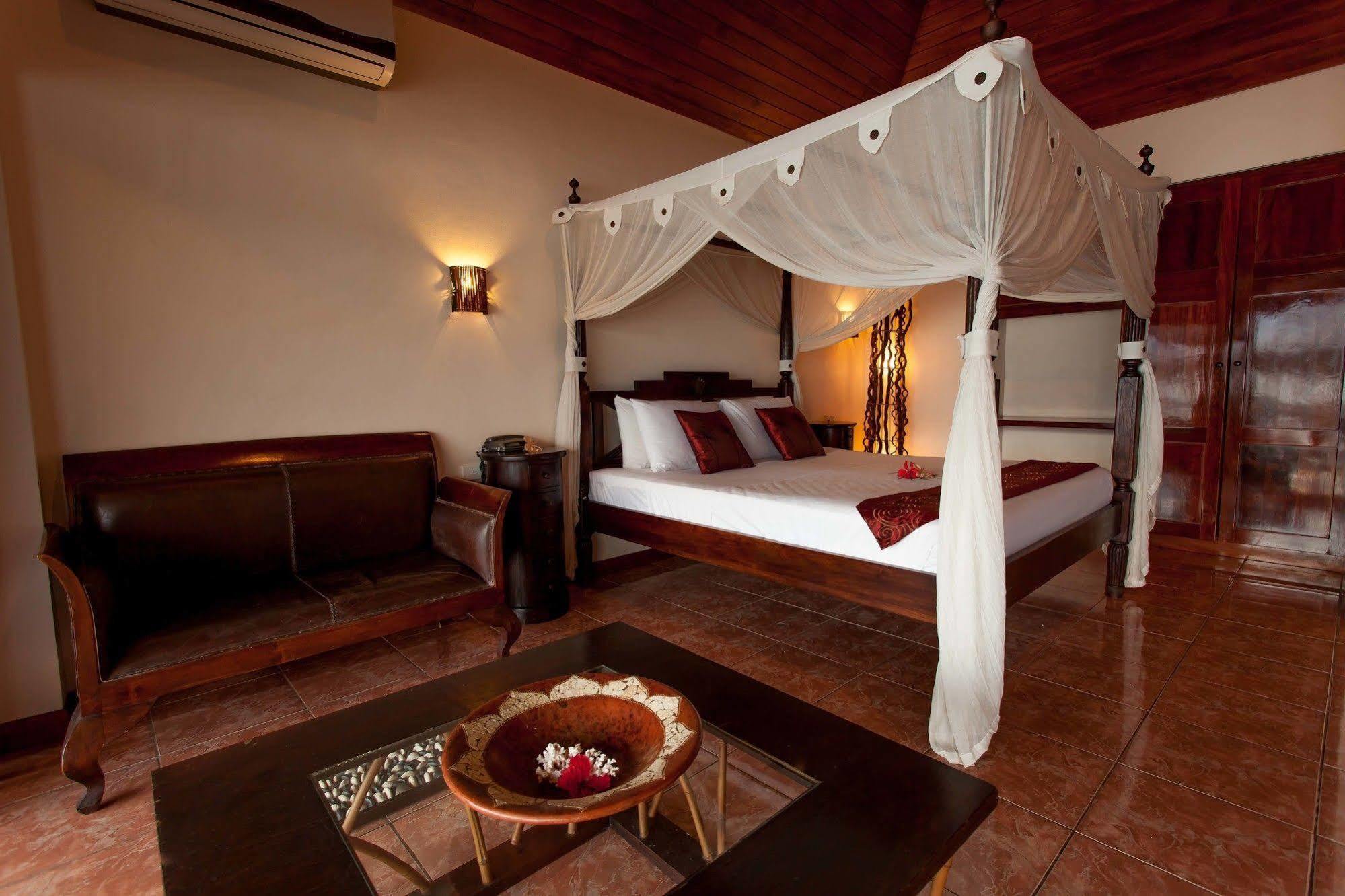 Sunset Bungalows Resort, Vanuatu Port Vila Exterior foto