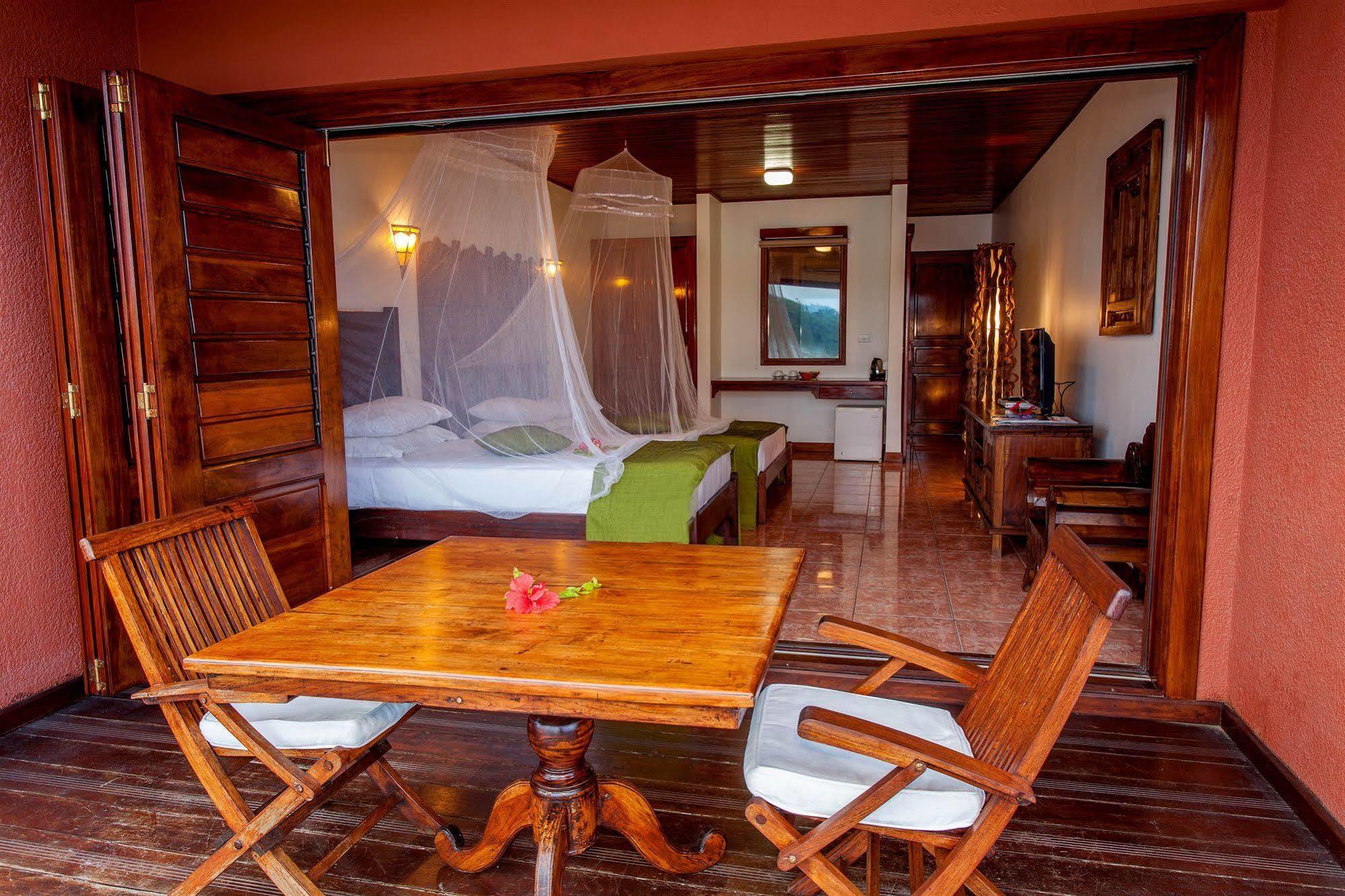 Sunset Bungalows Resort, Vanuatu Port Vila Exterior foto
